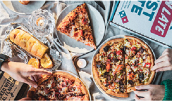 photograph of a pizza